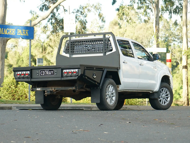 Toyota Hilux N70 — Tray