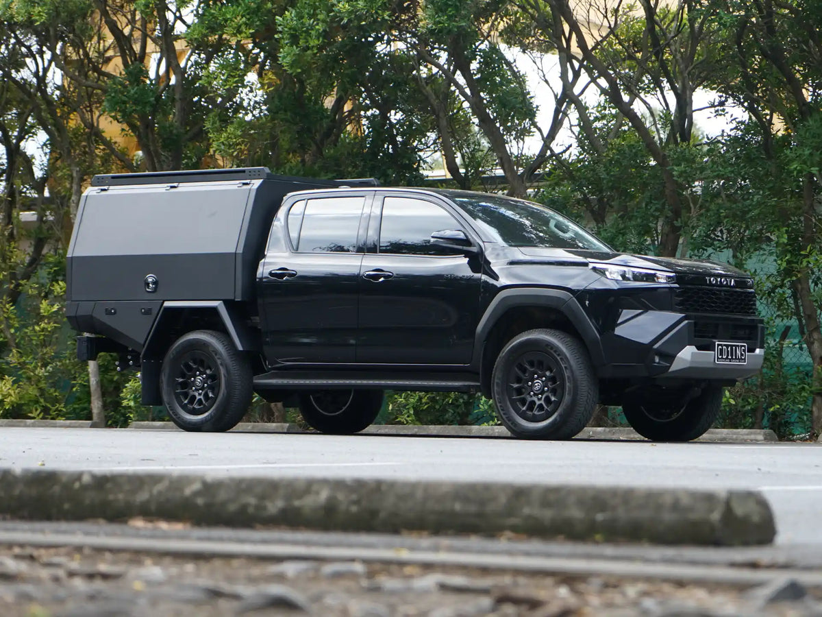 Toyota Hilux N90 — service body