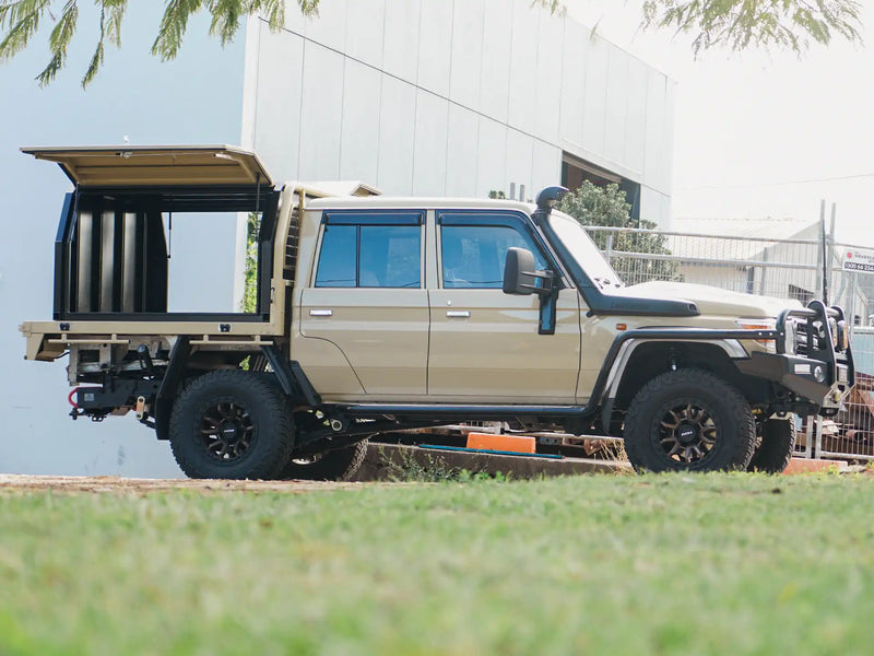 Toyota Land Cruiser 79 — Canopy