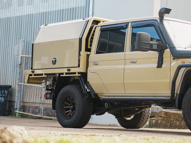 Toyota Land Cruiser 79 — Canopy